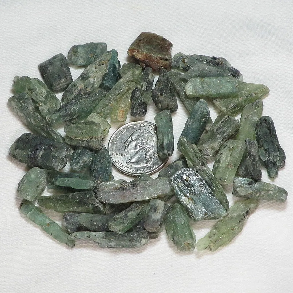 n8440 - Rare Green Kyanite