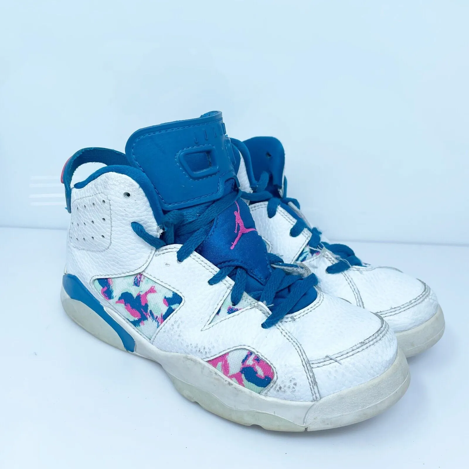 Nike Boys Air Jordan 6 543389-153 White Basketball Shoes Sneakers Size 2Y