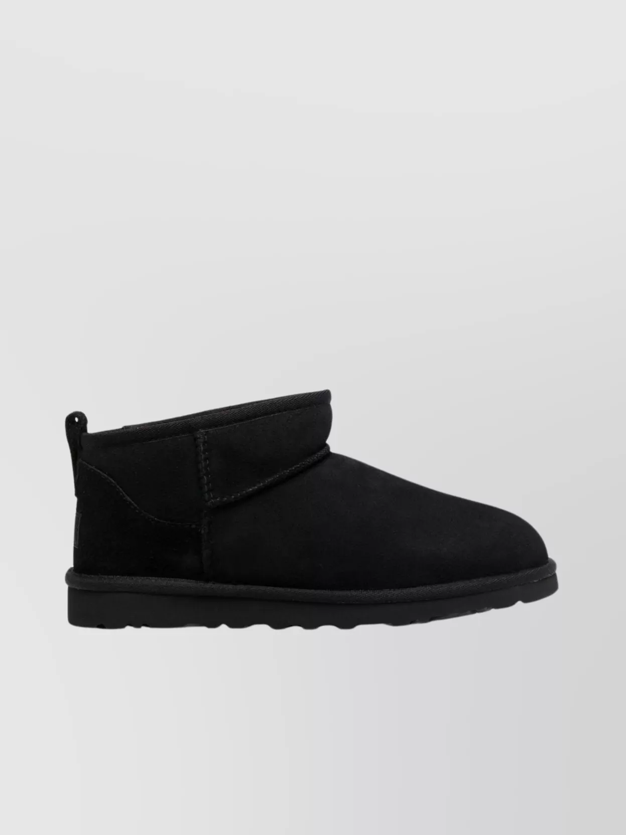 Ugg   Short round toe boots